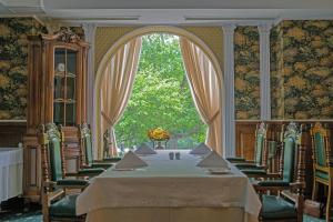 Grand Hotel London,Kavarna>>Golden Sands,5 star