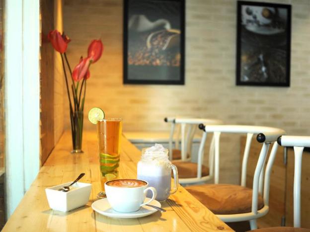 cleo hotel basuki rahmat surabaya