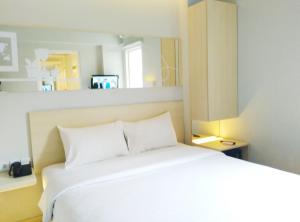 cleo hotel basuki rahmat surabaya