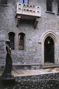 Escalus Luxury Suites Verona,Verona>>Veneto,4 star