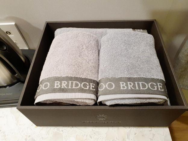 hotel bridge