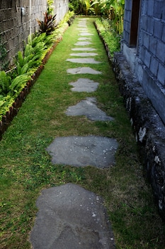 louto dmell guesthouse and villa