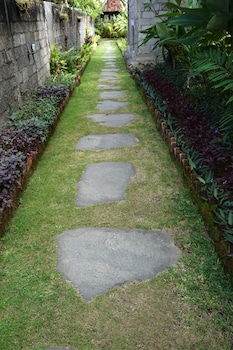 louto dmell guesthouse and villa