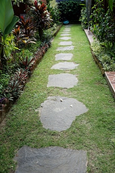 louto dmell guesthouse and villa