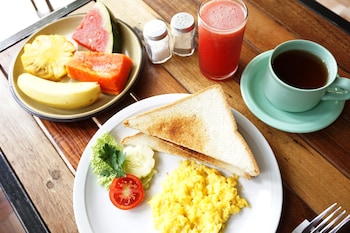 louto dmell guesthouse and villa