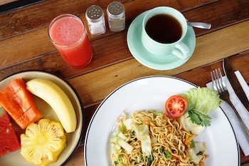 louto dmell guesthouse and villa