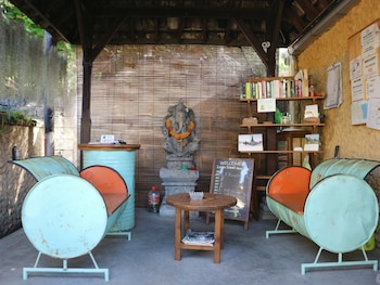 louto dmell guesthouse and villa