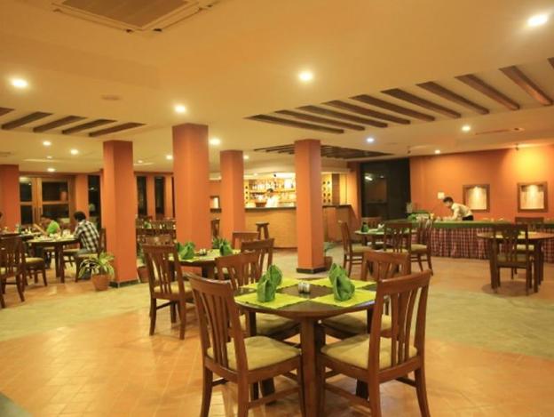 landmark forest park