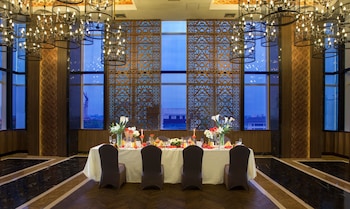 hotel grandhika iskandarsyah