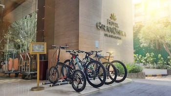 hotel grandhika iskandarsyah