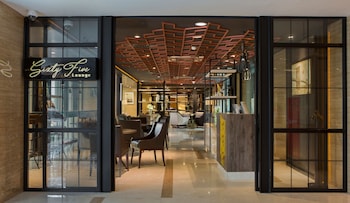 hotel grandhika iskandarsyah