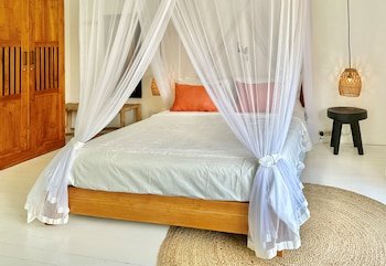 the white villas ubud