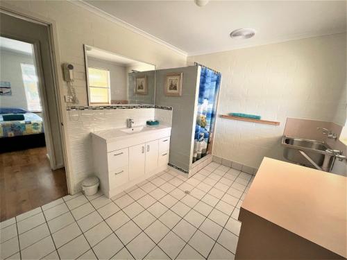 shark bay seafront apartments