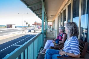 shark bay seafront apartments