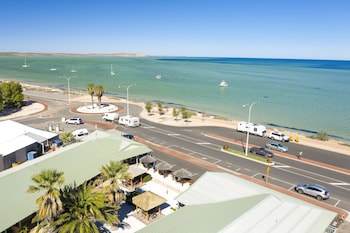 shark bay seafront apartments