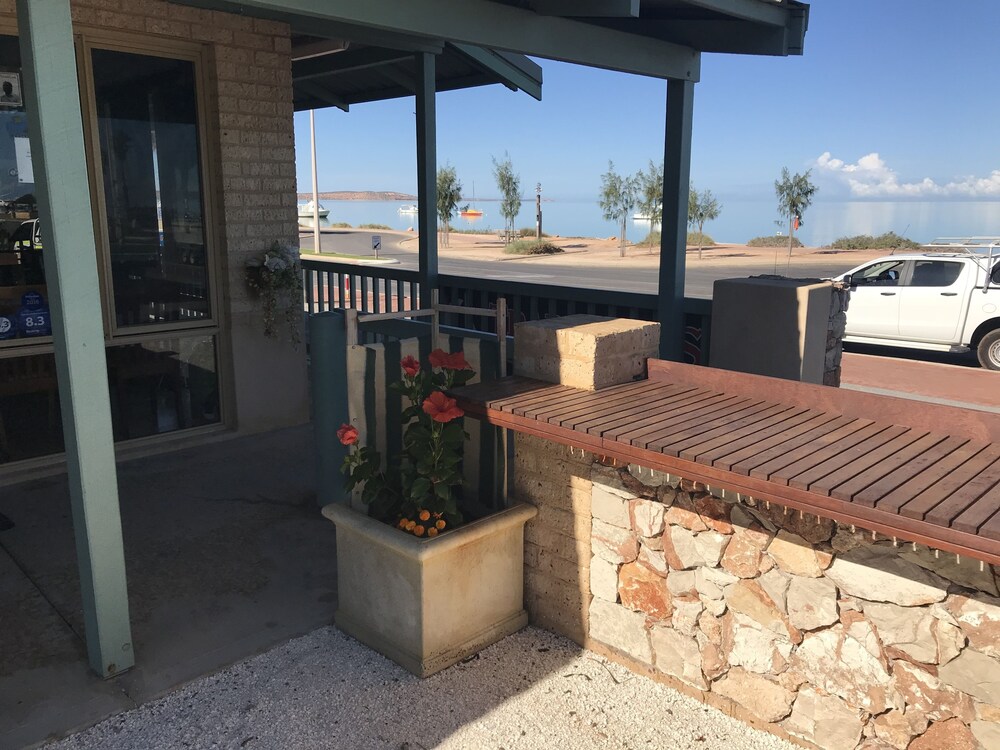 shark bay seafront apartments