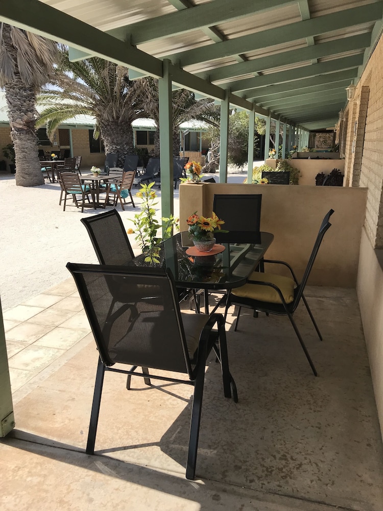 shark bay seafront apartments