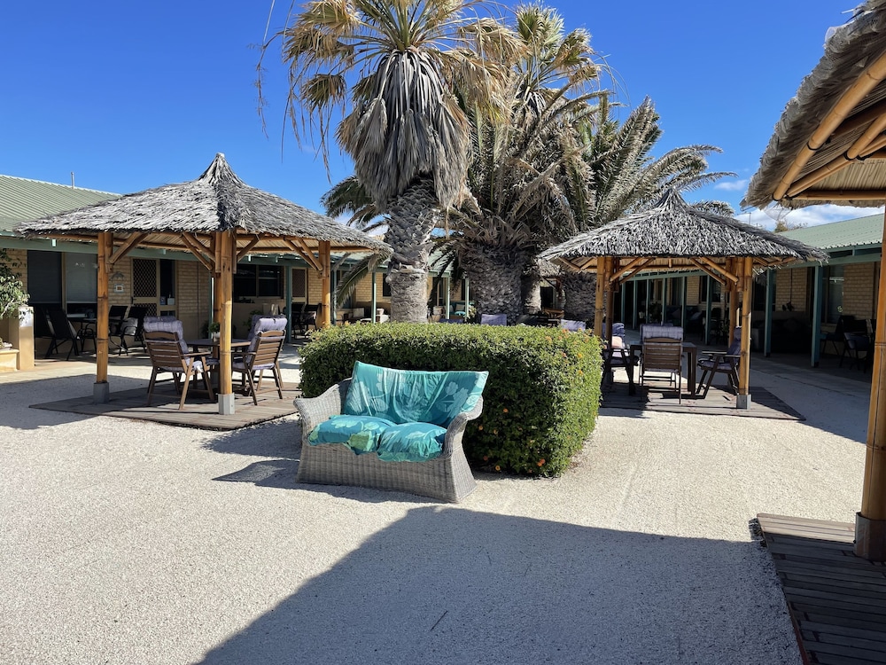 shark bay seafront apartments