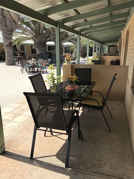 shark bay seafront apartments