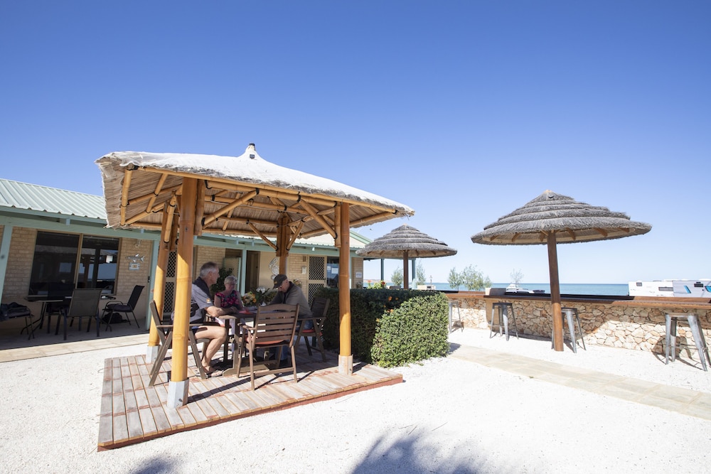 shark bay seafront apartments