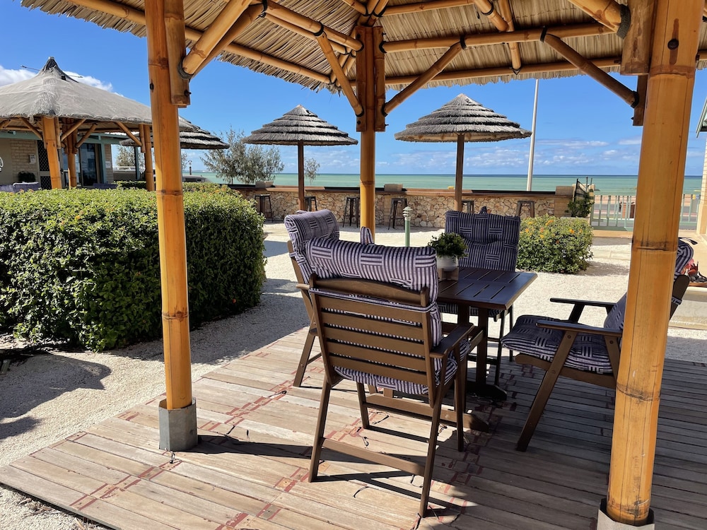 shark bay seafront apartments