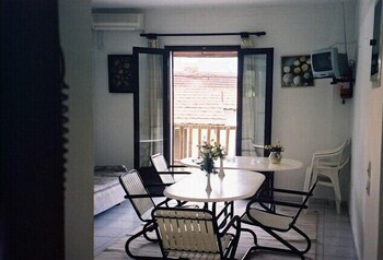 Monemvasia Green Apartments,Peloponnese>>Monemvasia,2 star