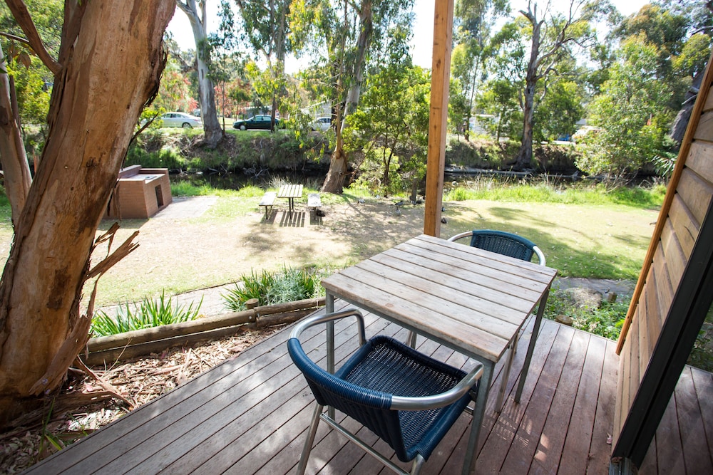 lorne foreshore caravan park