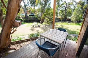 lorne foreshore caravan park