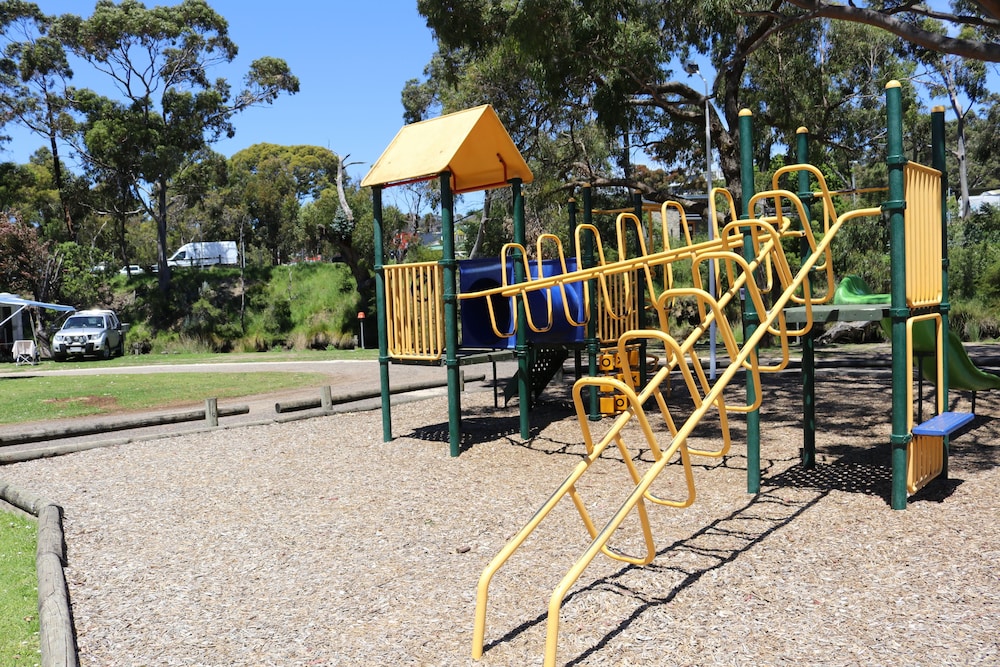 lorne foreshore caravan park