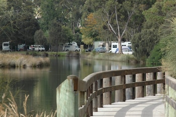 lorne foreshore caravan park