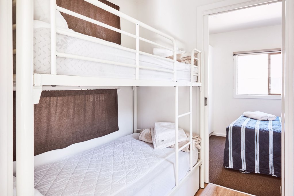 lorne foreshore caravan park