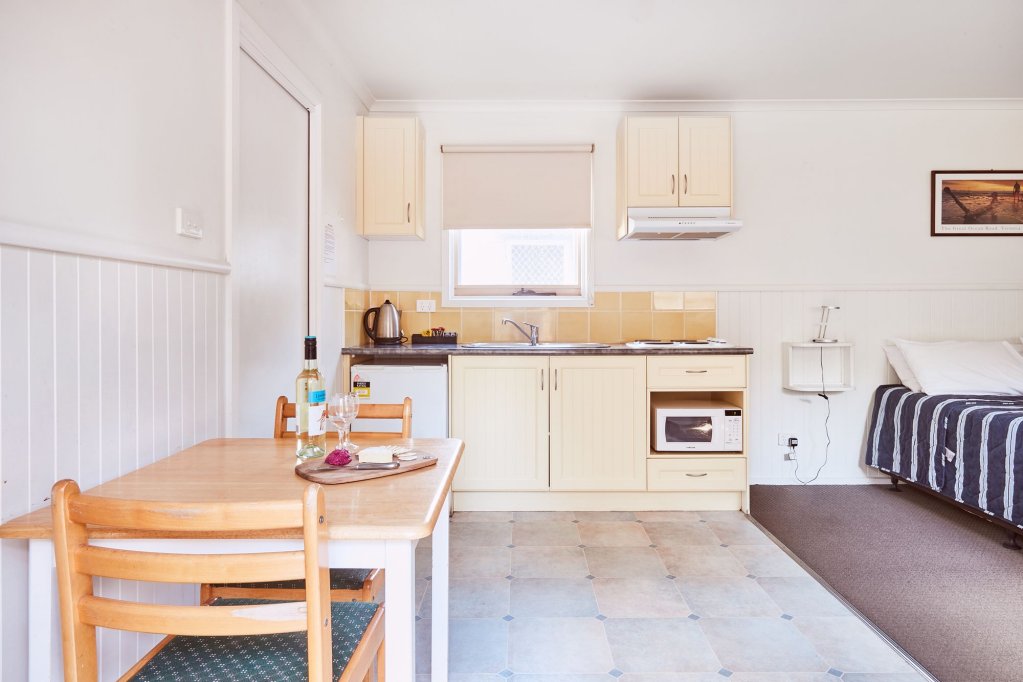 lorne foreshore caravan park