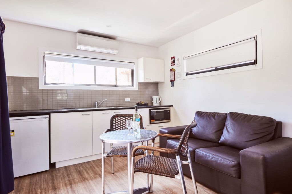 lorne foreshore caravan park