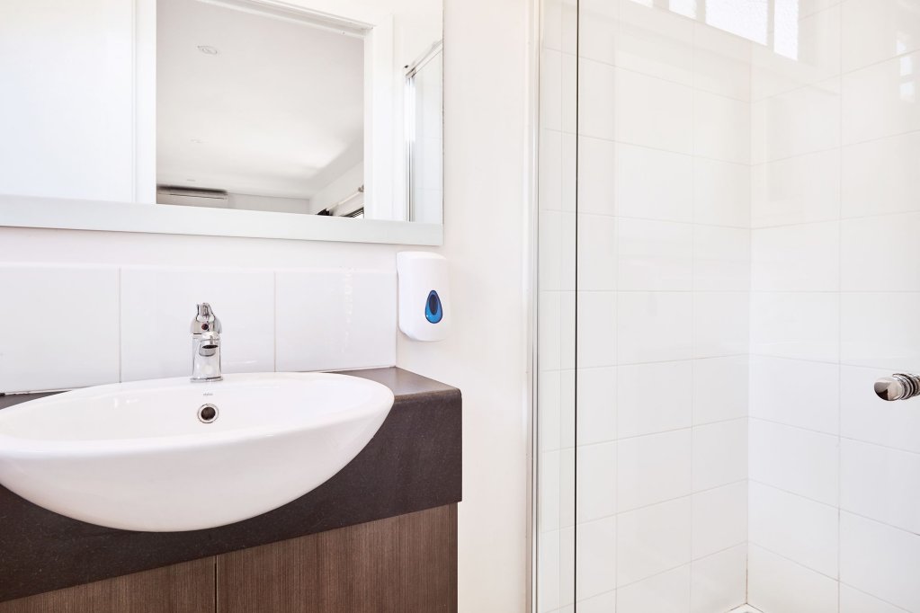 lorne foreshore caravan park