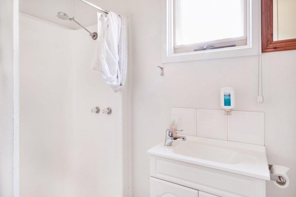 lorne foreshore caravan park