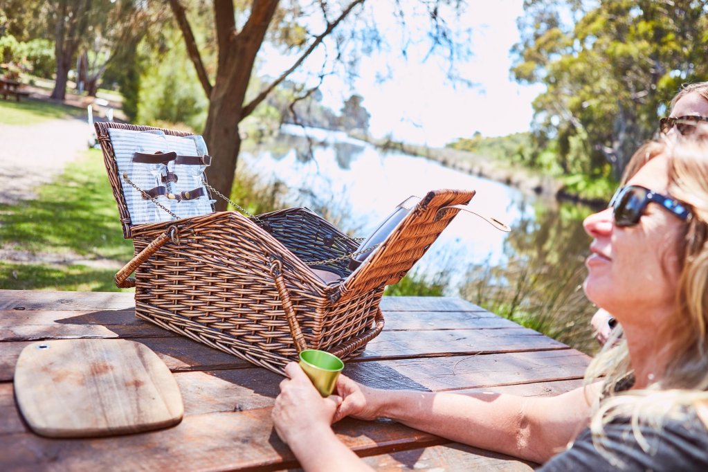 lorne foreshore caravan park