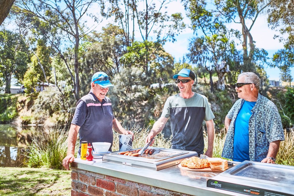 lorne foreshore caravan park