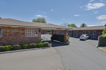 cadman motor inn and apartments