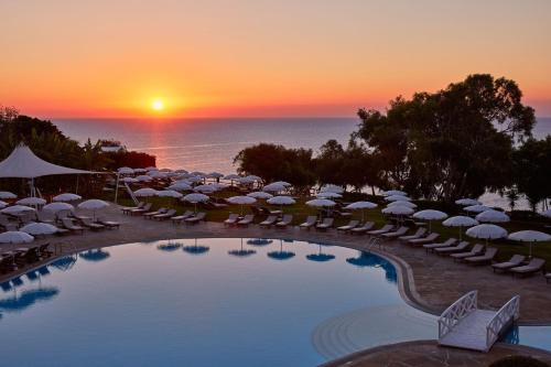grecian park hotel