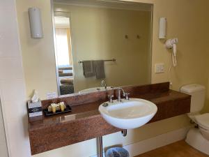 Golden Guitar Motor Inn,Hillvue>>Bathurst,4 star