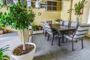 Golden Guitar Motor Inn,Hillvue>>Bathurst,4 star