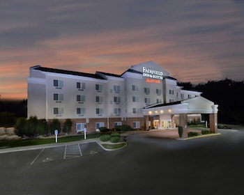 Fairfield Inn & Suites By Marriott Roanoke Hollins/I-81,Roanoke>>Hollins,3 star