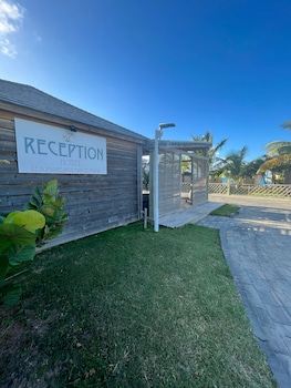 le domaine anse marcel beach resort