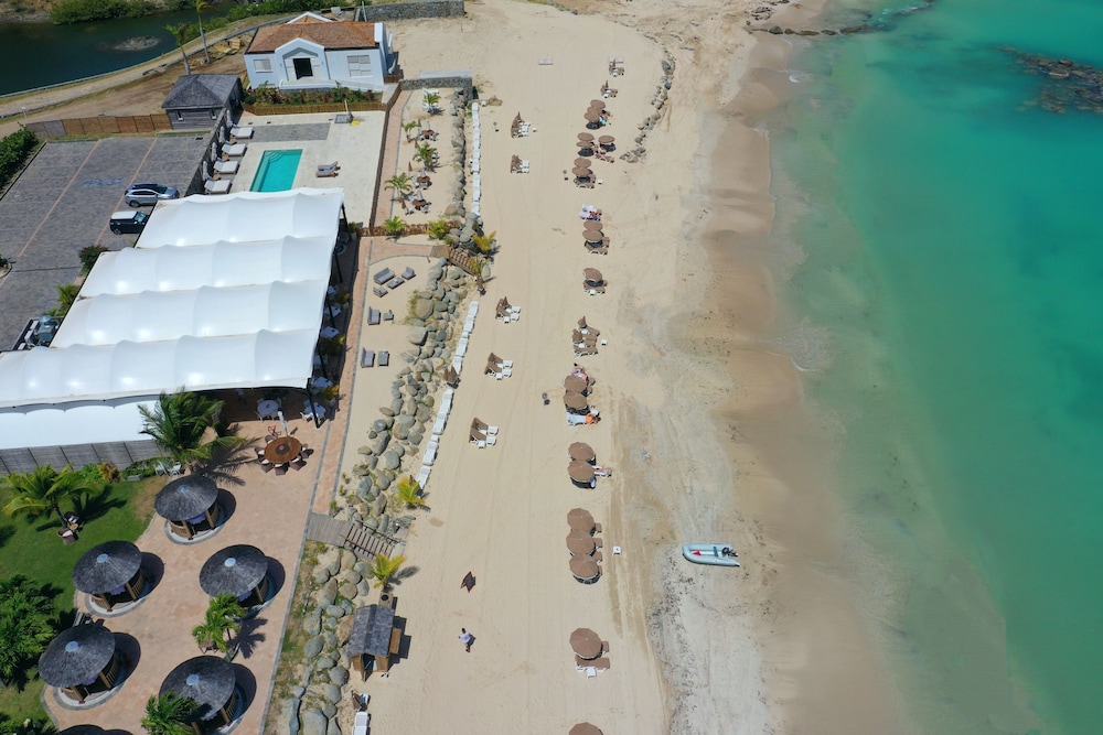 le domaine anse marcel beach resort