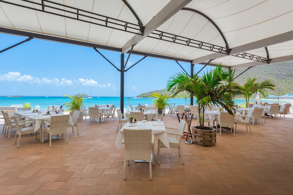 le domaine anse marcel beach resort