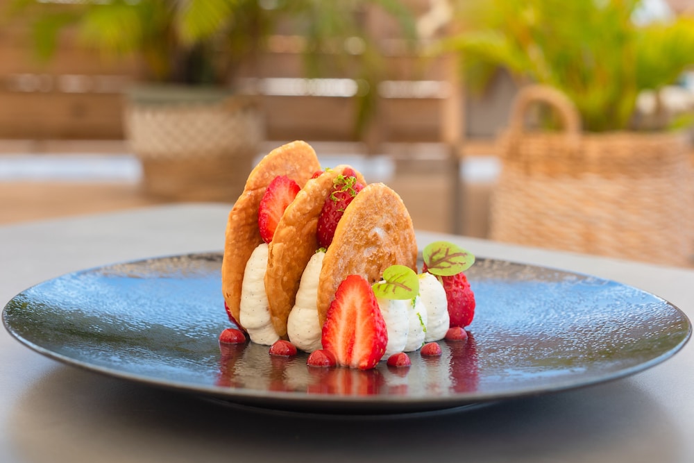 le domaine anse marcel beach resort