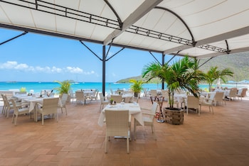 le domaine anse marcel beach resort