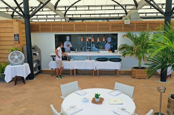 le domaine anse marcel beach resort