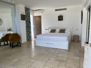 le domaine anse marcel beach resort