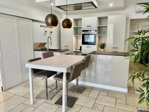 le domaine anse marcel beach resort